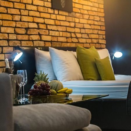 Leo Apartments Main Square Краков Экстерьер фото