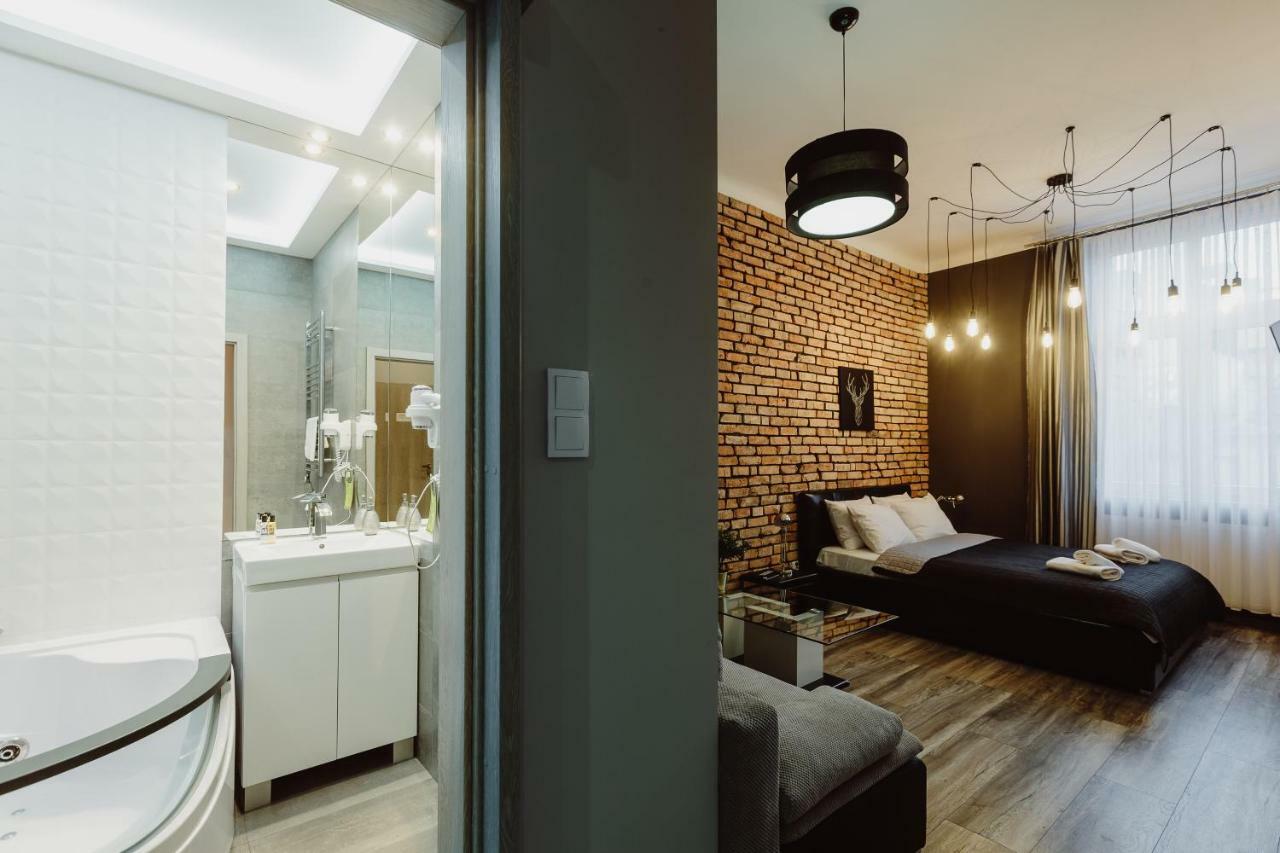 Leo Apartments Main Square Краков Экстерьер фото