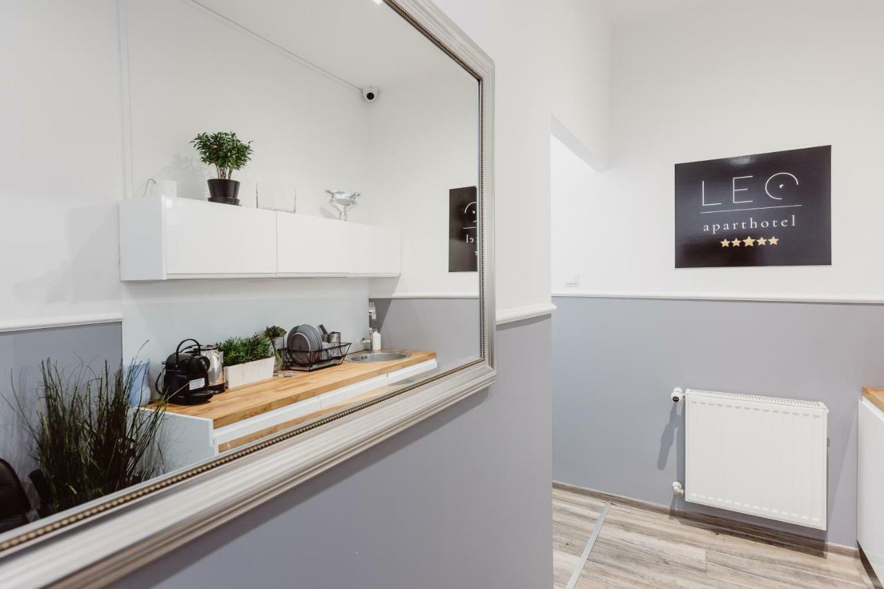 Leo Apartments Main Square Краков Экстерьер фото