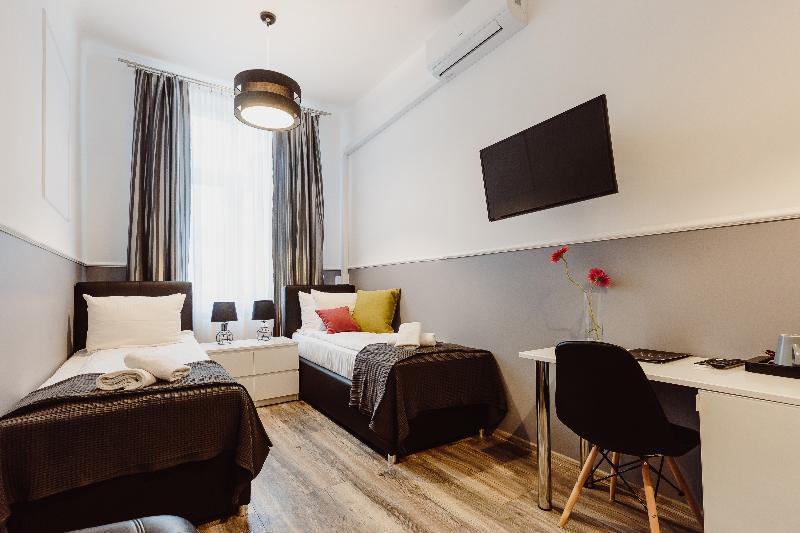 Leo Apartments Main Square Краков Экстерьер фото